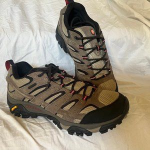 Merrell Moab hikers. Mens size 10, brand new